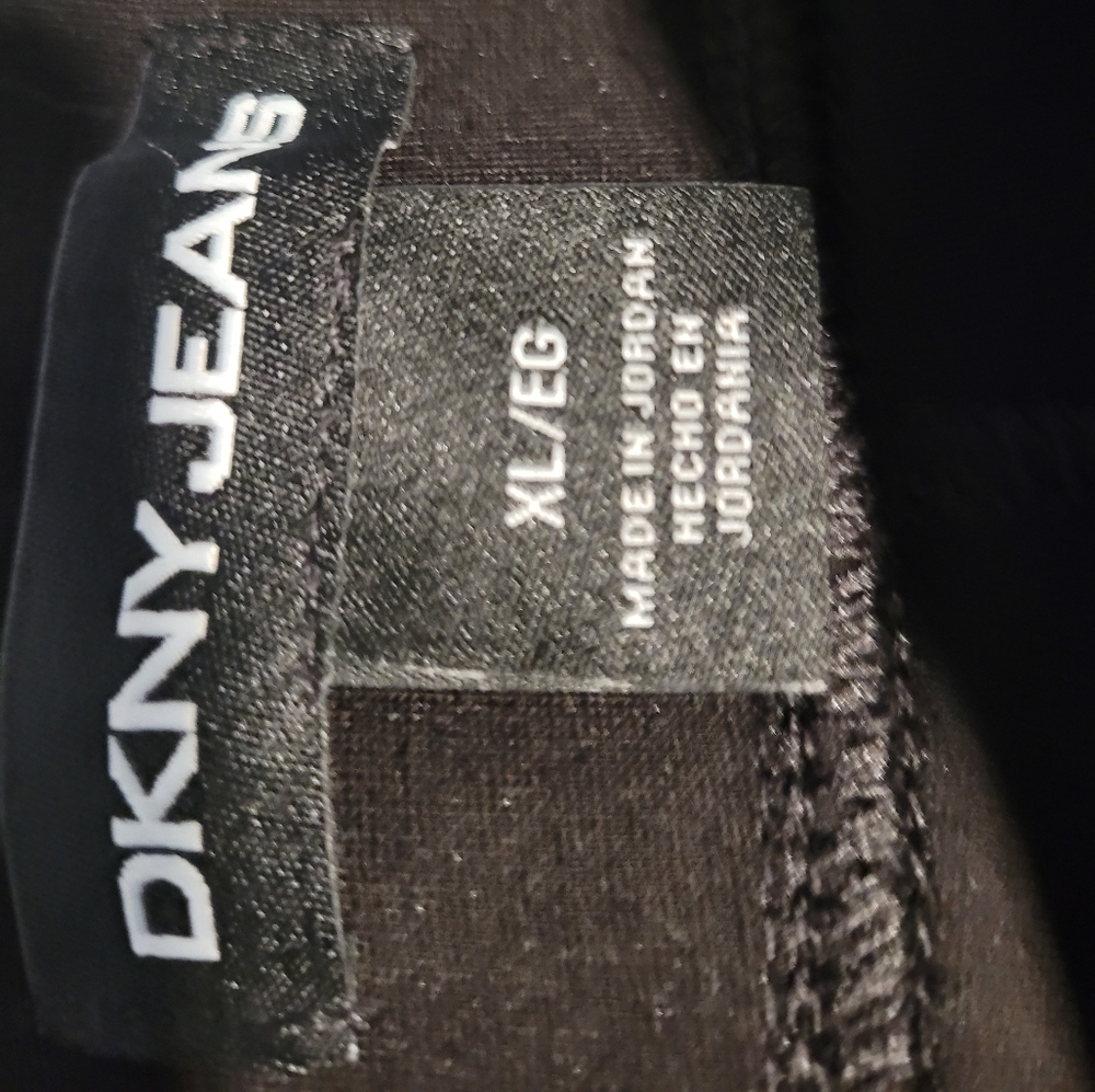 Black DKNY skinny pants